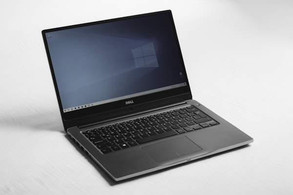 Cracked laptop screen replacement service in Coimbatore — Rajsri IT Services - Computer & Laptop Service Ramnagar workshop